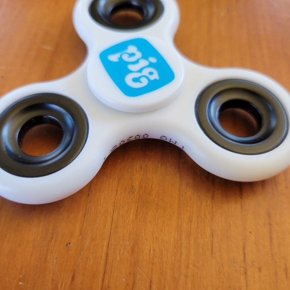 PIG White & Blue Fidget Spinner with Black Features - Picture 5 of 7
